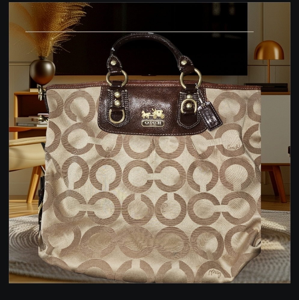 CoachCoach Signature Madison Julianne Brown